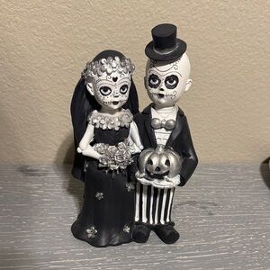 Elegant Black and White Day of the Dead Couple Figurine / Halloween